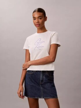 Korostettu logokuviollinen slim-mallinen T-paita