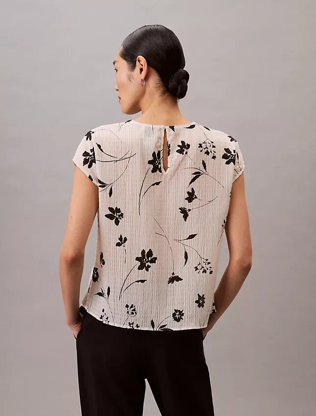 Kukkakuvioinen smock-yläosa Kukkakuvioinen smock-yläosa