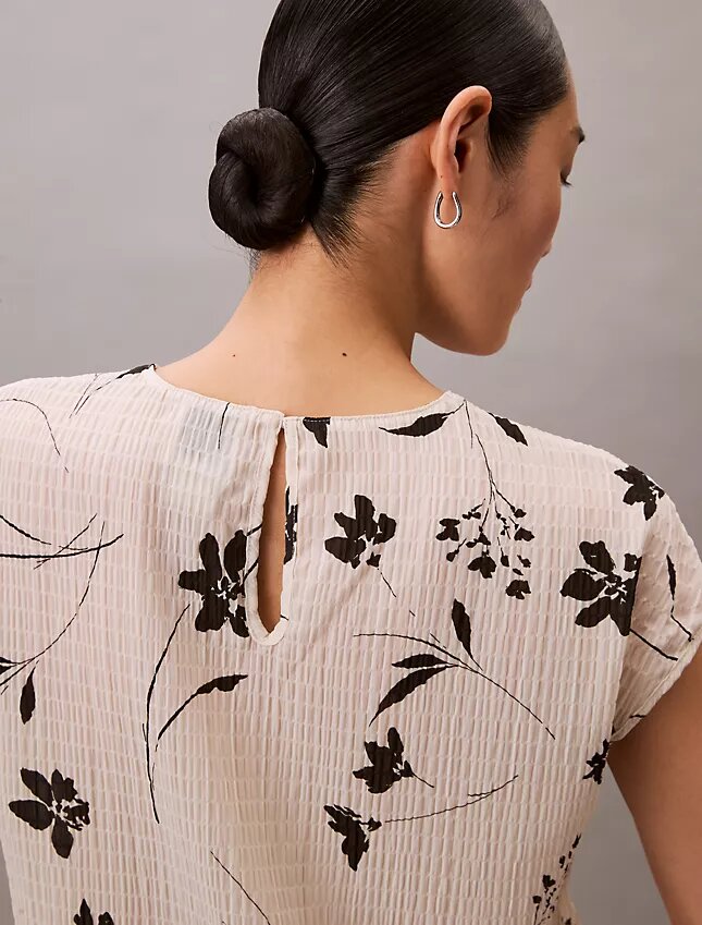 Kukkakuvioinen smock-yläosa Kukkakuvioinen smock-yläosa