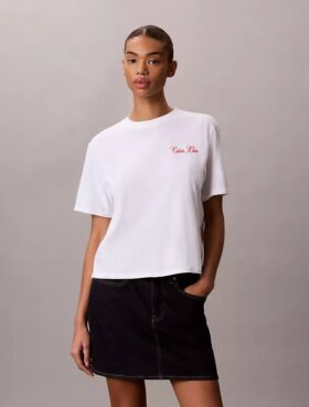 Kursivoitu Calvin Klein -grafiikkapait