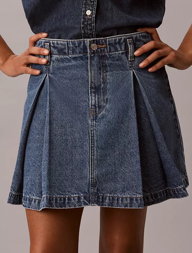 Laskostettu denim-minihame Laskostettu denim-minihame