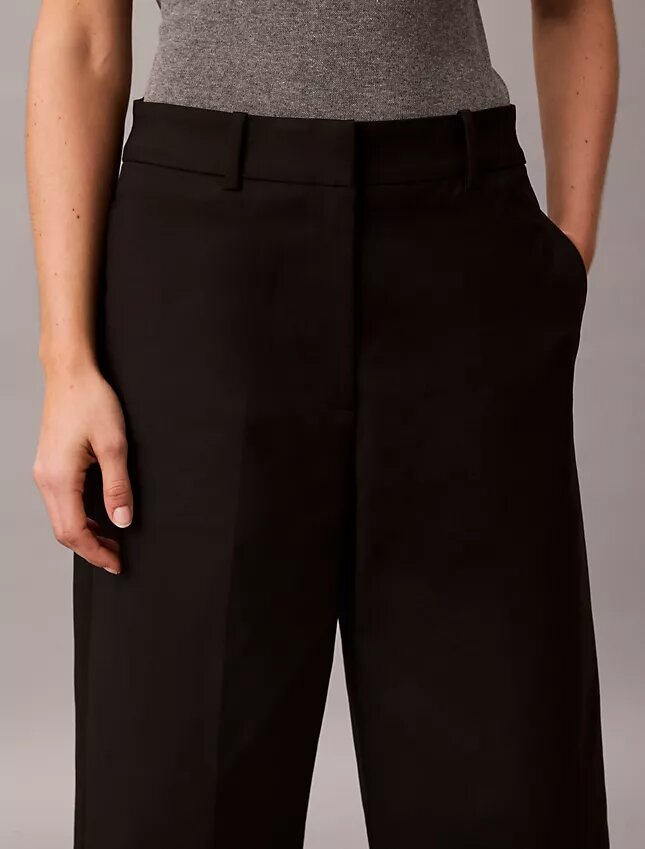 Leveälahkeiset cropped-chino-housut Leveälahkeiset cropped-chino-housut