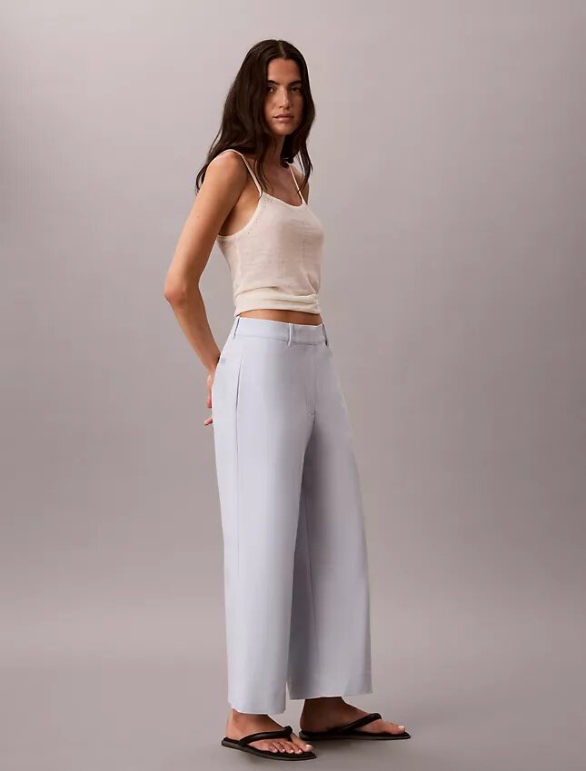 Leveälahkeiset cropped-chino-housut Leveälahkeiset cropped-chino-housut