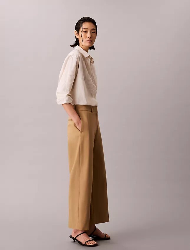 Leveälahkeiset cropped-chino-housut Leveälahkeiset cropped-chino-housut