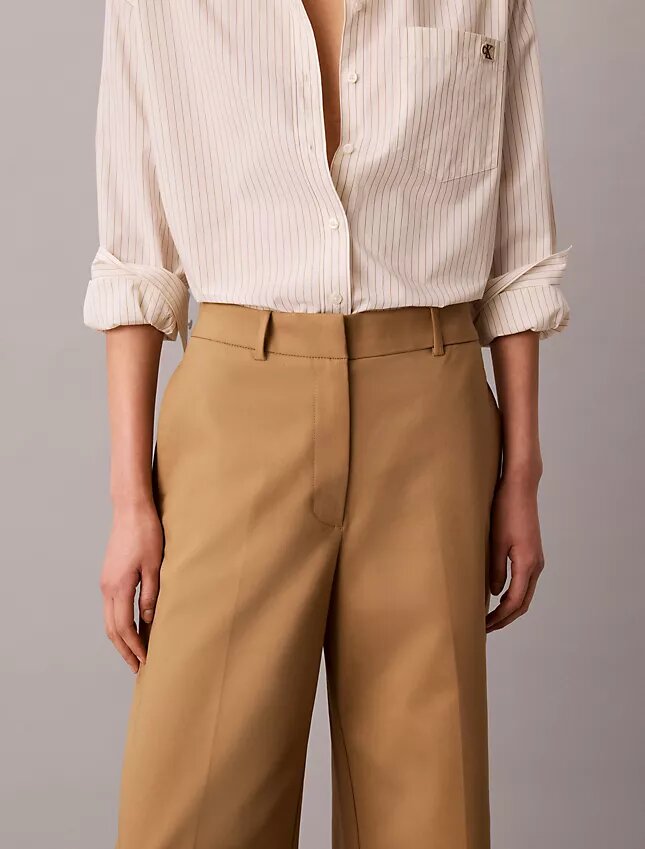 Leveälahkeiset cropped-chino-housut Leveälahkeiset cropped-chino-housut