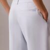 Leveälahkeiset cropped-chino-housut Leveälahkeiset cropped-chino-housut