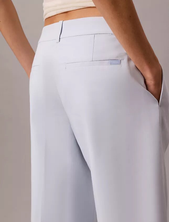 Leveälahkeiset cropped-chino-housut Leveälahkeiset cropped-chino-housut
