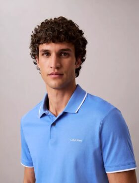 Liquid Touch -polo, jossa on reunus