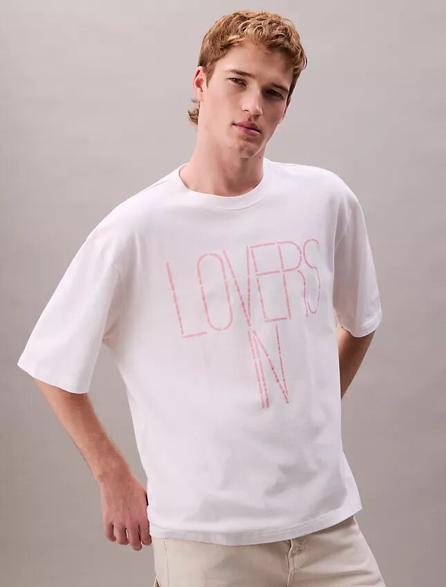 Marc Hundley Pride Lovers -rento T-paita Marc Hundley Pride Lovers -rento T-paita