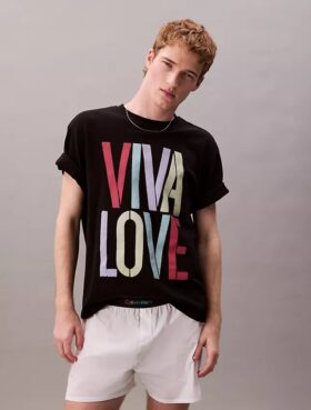 Marc Hundley Pride Viva Love -rento T-paita
