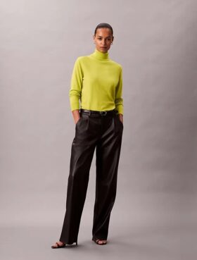 Merinovillainen klassinen turtleneck-villapaita Merinovillainen klassinen turtleneck-villapaita