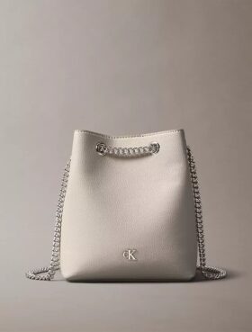 Minimalistinen Monogram-laukku