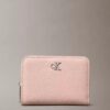 Minimalistinen Monogramilla varustettu vetoketjullinen lompakko Minimalistinen Monogramilla varustettu vetoketjullinen lompakko