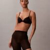 Minimalistiset, selkäaukolliset mesh-boyshortit