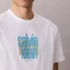 Moderni Calvin Klein -paita graafisella logolla Moderni Calvin Klein -paita graafisella logolla