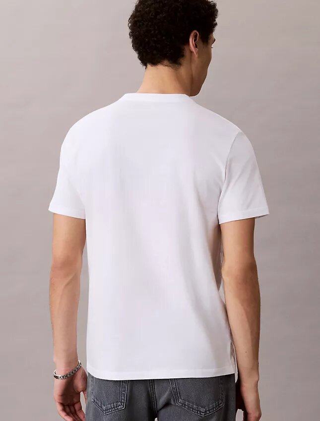 Moderni Calvin Klein -paita graafisella logolla Moderni Calvin Klein -paita graafisella logolla