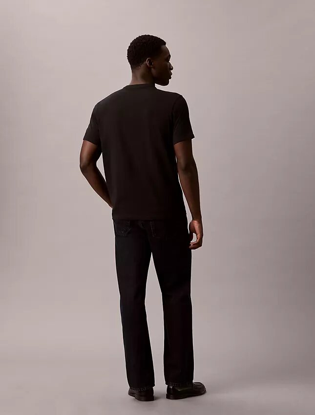 Moderni Calvin Klein -paita graafisella logolla Moderni Calvin Klein -paita graafisella logolla