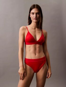 Moderni logolla varustettu kolmiomallinen Bikini-yläosa Moderni logolla varustettu kolmiomallinen Bikini-yläosa