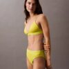 Moderni logolla varustettu kolmiomallinen Bikini-yläosa Moderni logolla varustettu kolmiomallinen Bikini-yläosa