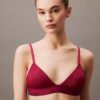 Moderni pitsi, kevyesti vuorattu kolmiomallinen Bralette Moderni pitsi, kevyesti vuorattu kolmiomallinen Bralette