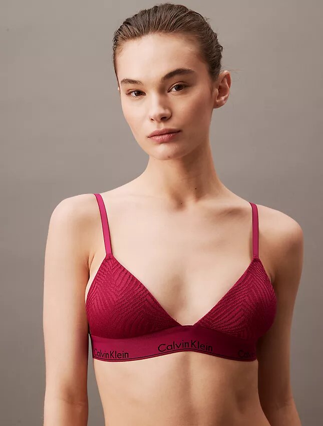 Moderni pitsi, kevyesti vuorattu kolmiomallinen Bralette Moderni pitsi, kevyesti vuorattu kolmiomallinen Bralette