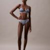Moderni pitsi, kevyesti vuorattu kolmiomallinen Bralette Moderni pitsi, kevyesti vuorattu kolmiomallinen Bralette