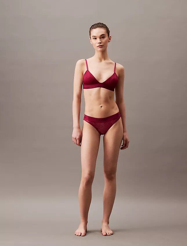 Moderni pitsi, kevyesti vuorattu kolmiomallinen Bralette Moderni pitsi, kevyesti vuorattu kolmiomallinen Bralette