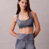 Moderni urheilullinen printti, racerback-malli, keskivahva urheiluliivi Moderni urheilullinen printti, racerback-malli, keskivahva urheiluliivi