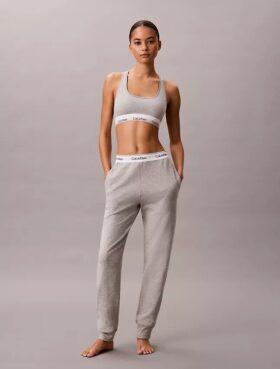 Modernit froteejoggerit