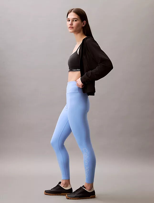 Modernit urheilulliset korkeavyötäröiset 7/8-leggingsit Modernit urheilulliset korkeavyötäröiset 7/8-leggingsit