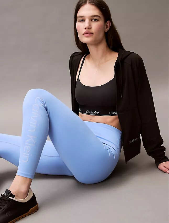 Modernit urheilulliset korkeavyötäröiset 7/8-leggingsit Modernit urheilulliset korkeavyötäröiset 7/8-leggingsit