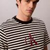 Monogram Stripe -rento T-paita Monogram Stripe -rento T-paita
