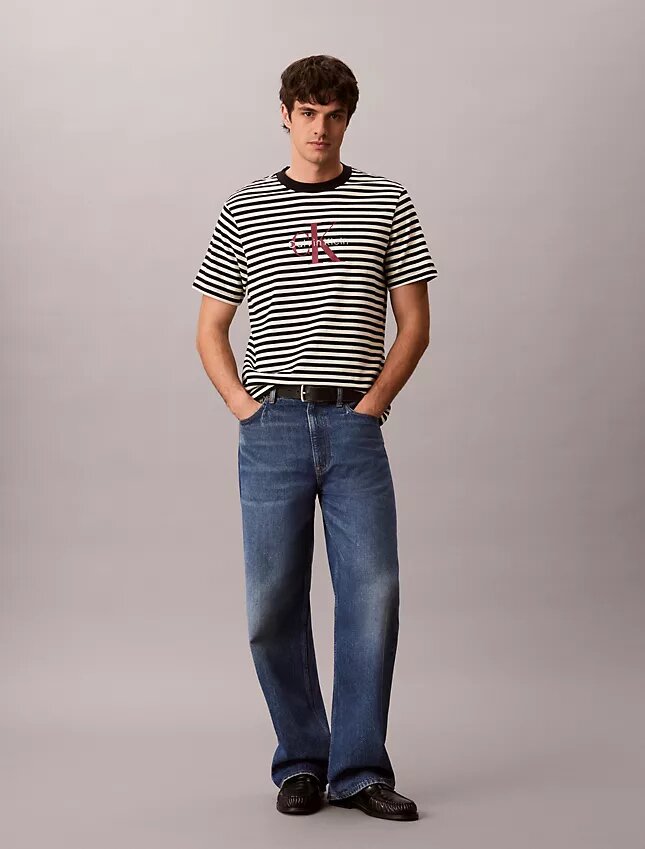 Monogram Stripe -rento T-paita Monogram Stripe -rento T-paita