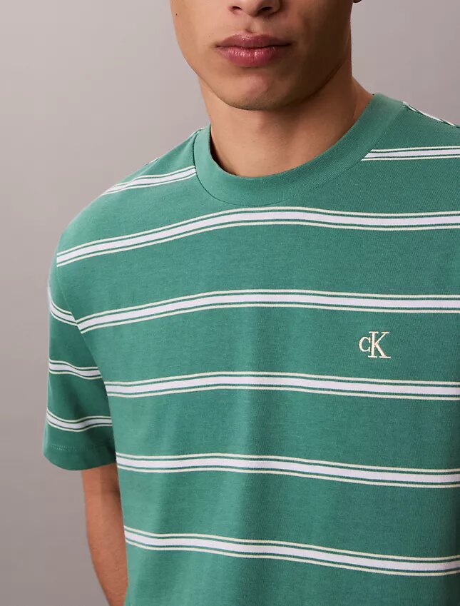 Monogram Stripe -rento T-paita Monogram Stripe -rento T-paita