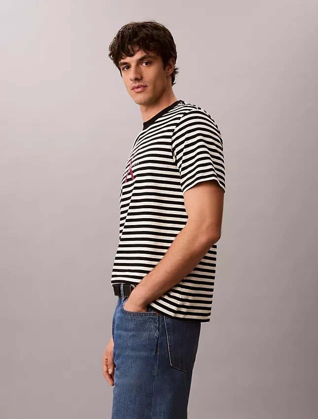 Monogram Stripe -rento T-paita Monogram Stripe -rento T-paita
