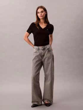 Monogram V-kaula-T-paita
