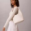 Pebble Grain Slouchy -laukku Pebble Grain Slouchy -laukku