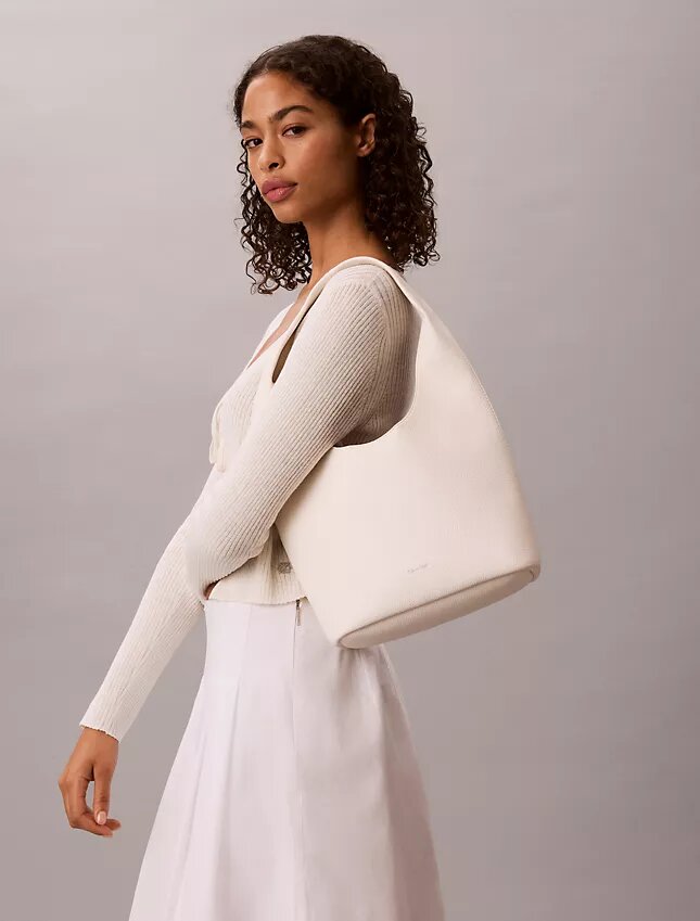 Pebble Grain Slouchy -laukku Pebble Grain Slouchy -laukku
