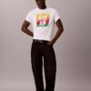 Pride-logolla varustettu Easy Tee -paita Pride-logolla varustettu Easy Tee -paita