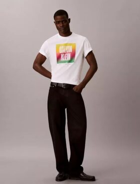 Pride-logolla varustettu Easy Tee -paita
