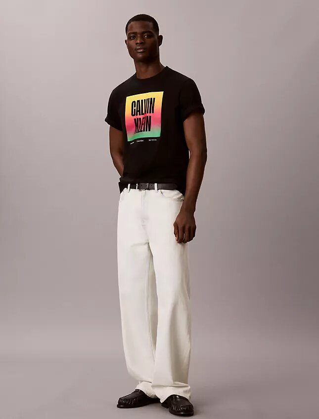 Pride-logolla varustettu Easy Tee -paita Pride-logolla varustettu Easy Tee -paita