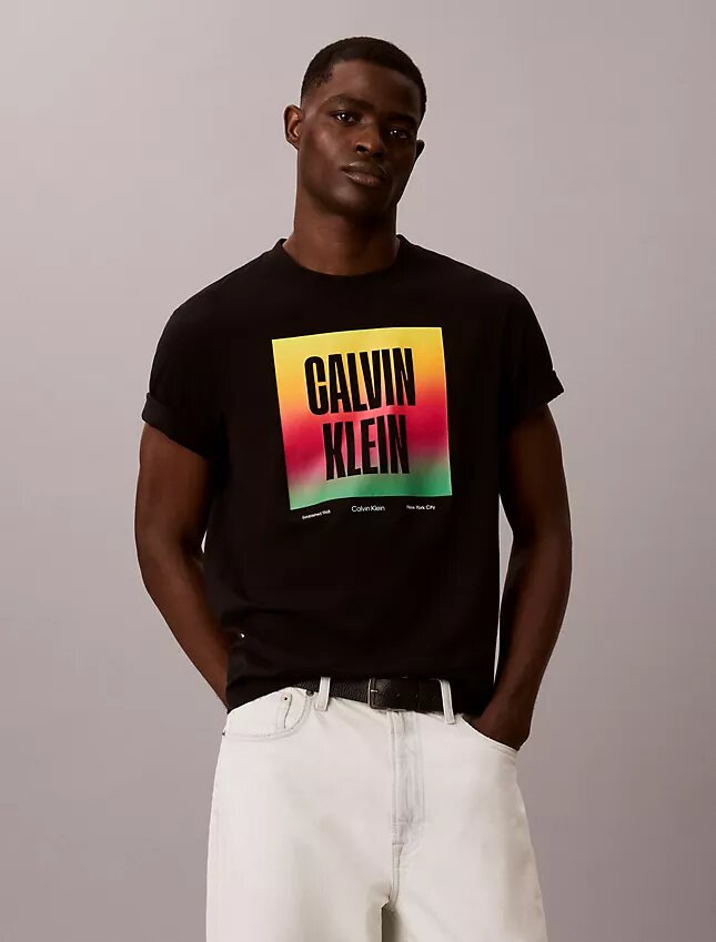 Pride-logolla varustettu Easy Tee -paita Pride-logolla varustettu Easy Tee -paita