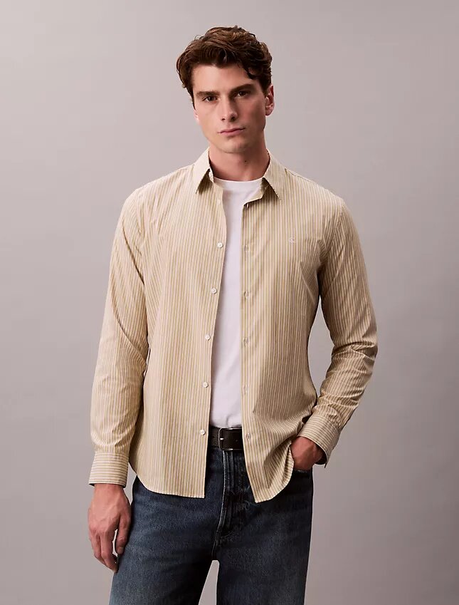 Raidallinen slim fit -paita napituskauluksella Raidallinen slim fit -paita napituskauluksella
