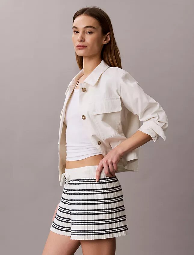 Raidalliset ribbineulotut shortsit Raidalliset ribbineulotut shortsit