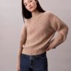 Rib-neulottu, rento turtleneck-villapaita Rib-neulottu, rento turtleneck-villapaita