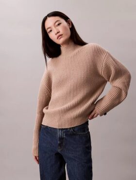 Rib-neulottu, rento turtleneck-villapaita Rib-neulottu, rento turtleneck-villapaita