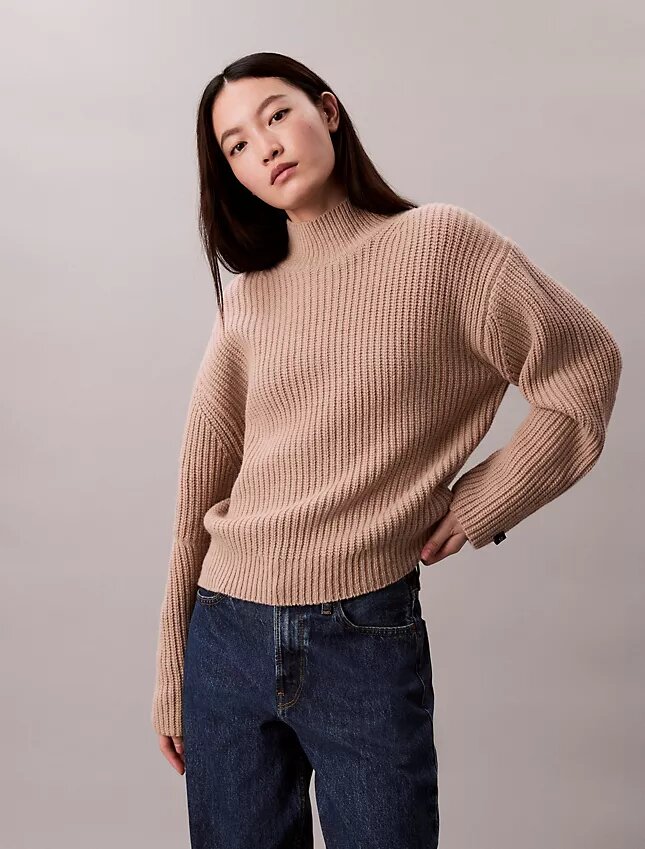 Rib-neulottu, rento turtleneck-villapaita Rib-neulottu, rento turtleneck-villapaita