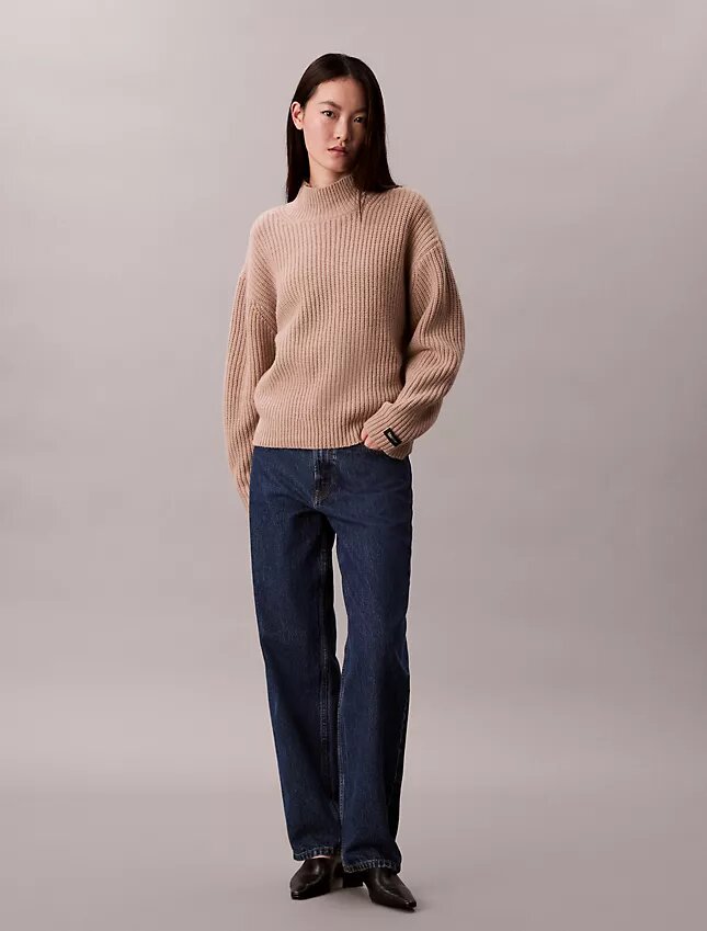 Rib-neulottu, rento turtleneck-villapaita Rib-neulottu, rento turtleneck-villapaita