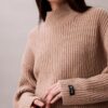 Rib-neulottu, rento turtleneck-villapaita Rib-neulottu, rento turtleneck-villapaita