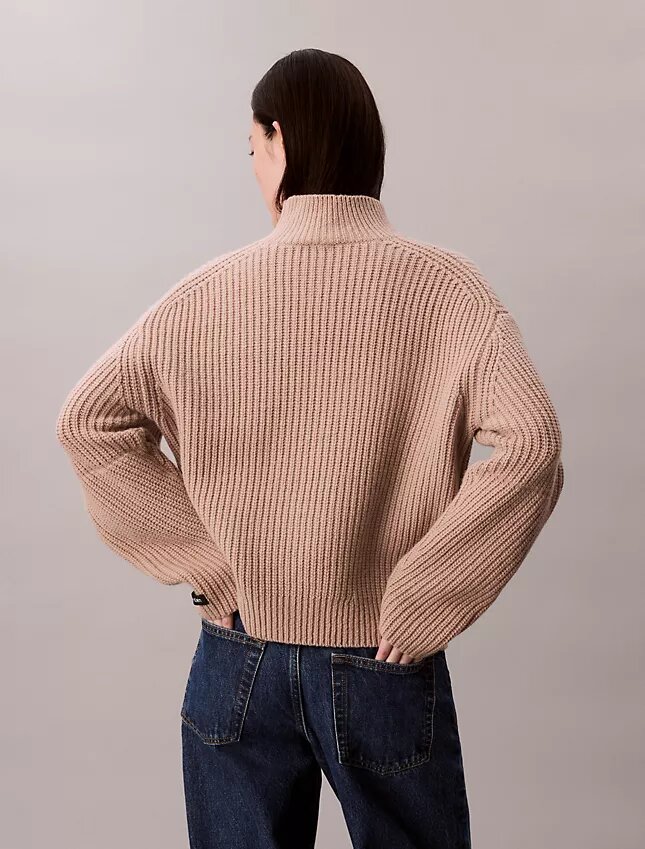 Rib-neulottu, rento turtleneck-villapaita Rib-neulottu, rento turtleneck-villapaita